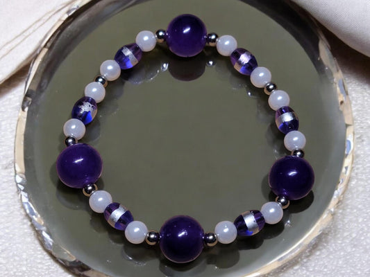 Unique purple pearl accent stretch bead stretch bracelet. - LifeLoveInspired